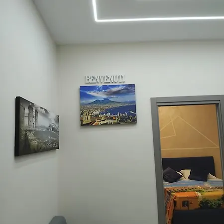 Konukevi B&bpiccololucio3 Napoli